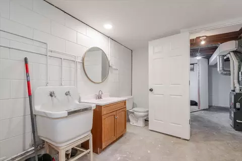 Bath - 513 Maizefield Ave, Bloomington, IL 61701 photo 2 of 2