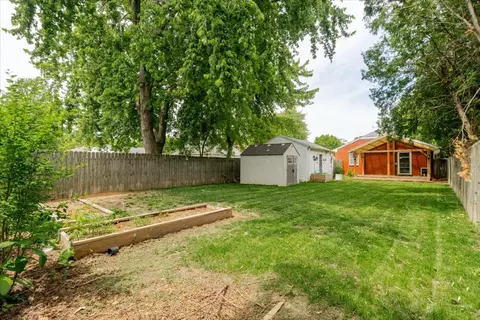Exterior - 513 Maizefield Ave, Bloomington, IL 61701 photo 9 of 10