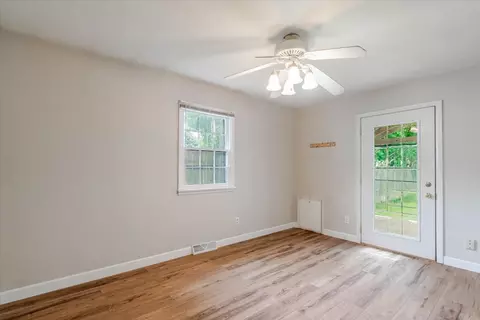 Bedroom - 513 Maizefield Ave, Bloomington, IL 61701 photo 3 of 6