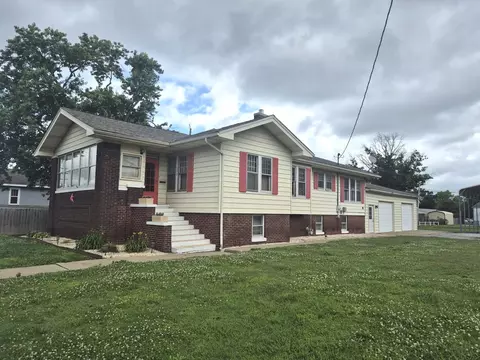 502 N Jackson St, Harrisburg, IL 62946
