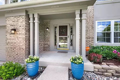 Exterior - 3137 Bennett Pl, Aurora, IL 60502 photo 2 of 5
