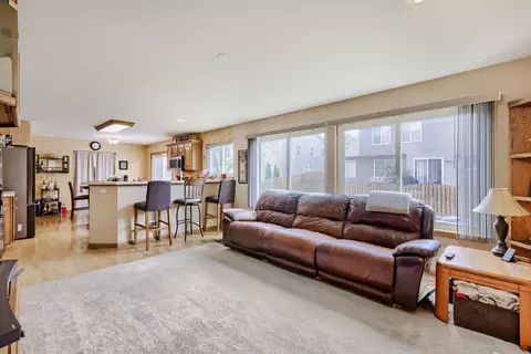 Living - 3137 Bennett Pl, Aurora, IL 60502 photo 2 of 3
