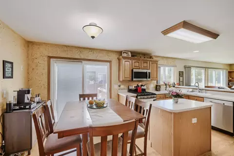 Kitchen - 3137 Bennett Pl, Aurora, IL 60502 photo 4 of 4