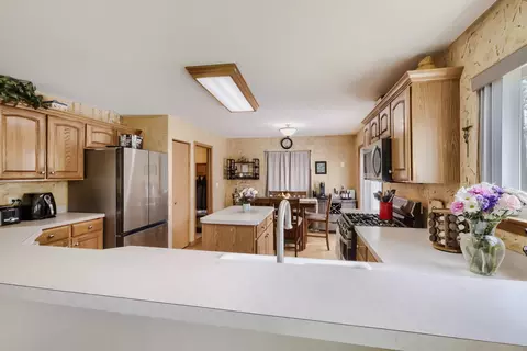 Kitchen - 3137 Bennett Pl, Aurora, IL 60502 photo 2 of 4