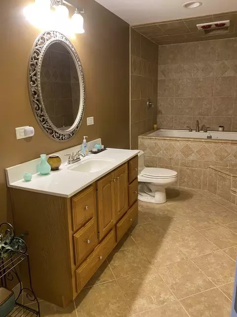 Bath - 3137 Bennett Pl, Aurora, IL 60502 photo 7 of 7
