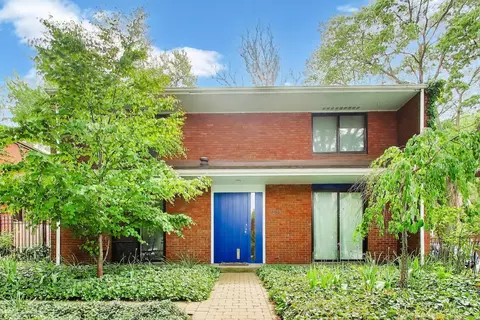1203 E 50th St, Chicago, IL 60615