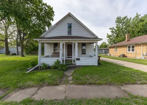 918 16th Ave, Fulton, IL 61252