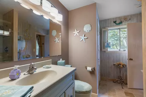 Bath - 3206 Wren Ln, Rolling Meadows, IL 60008 photo 1 of 3