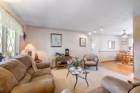 Living - 3206 Wren Ln, Rolling Meadows, IL 60008 photo 1 of 3