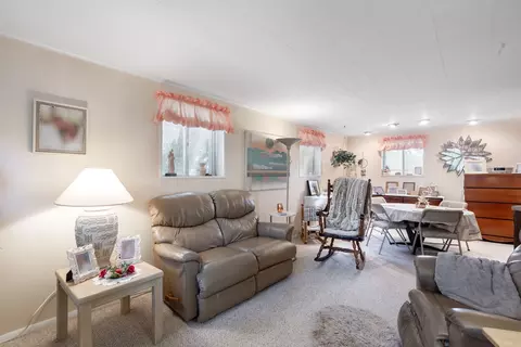 Living - 3206 Wren Ln, Rolling Meadows, IL 60008 photo 3 of 3