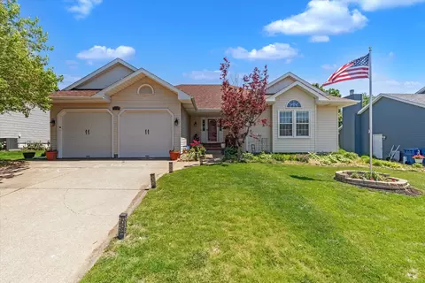 4319 Regency Pl, Davenport, IA 52806