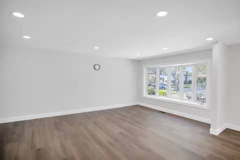Living - 615 Cordial Dr, Des Plaines, IL 60018 photo 4 of 6