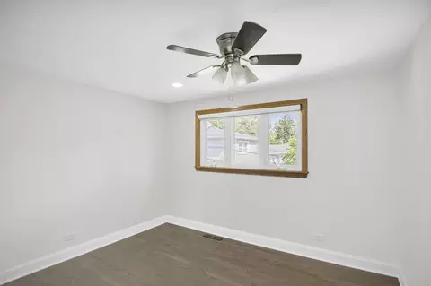 Bedroom - 615 Cordial Dr, Des Plaines, IL 60018 photo 7 of 8