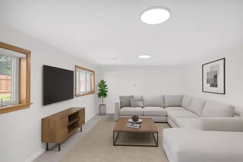 Living - 615 Cordial Dr, Des Plaines, IL 60018 photo 5 of 6