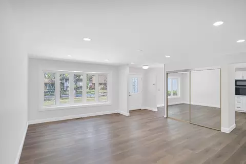 Living - 615 Cordial Dr, Des Plaines, IL 60018 photo 3 of 6