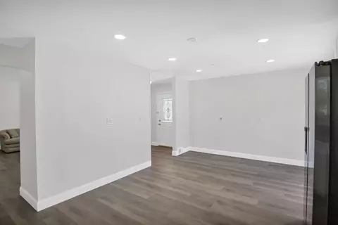Entry Way - 615 Cordial Dr, Des Plaines, IL 60018 photo 1 of 1
