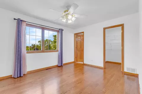 Bedroom - 1609 Percy Ln, Itasca, IL 60143 photo 6 of 6
