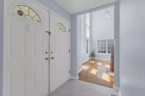 Entry Way - 1609 Percy Ln, Itasca, IL 60143 photo 2 of 3