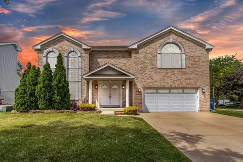 Exterior - 1609 Percy Ln, Itasca, IL 60143 photo 2 of 7