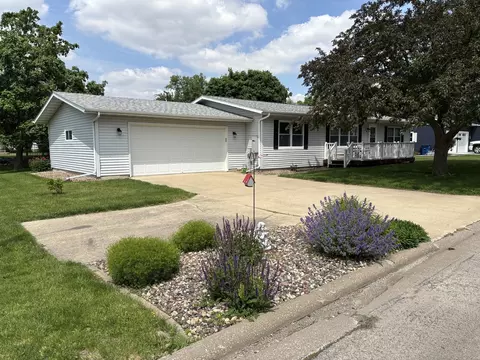 1207 12th Ave, Orion, IL 61273