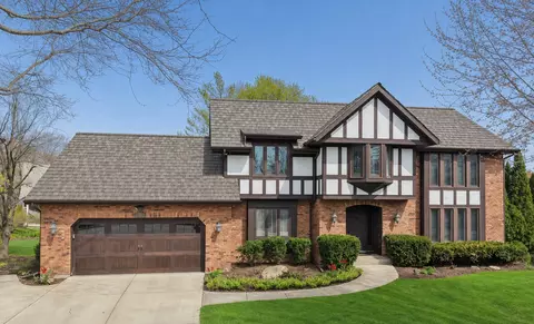 842 Furlong Dr, Libertyville, IL 60048
