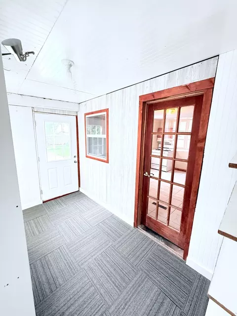 Entry Way - 1132 E Locust St, Dekalb, IL 60115 photo 1 of 1