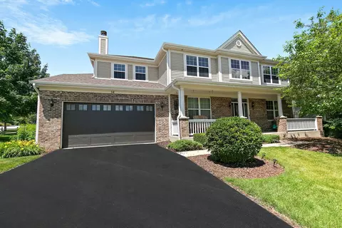 14 Kenilworth Ct, Cary, IL 60013