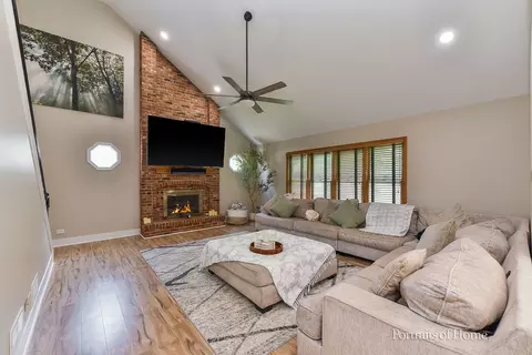 Living - Undisclosed, Bolingbrook, IL 60440 photo 2 of 3