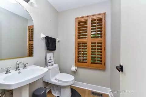 Bath - Undisclosed, Bolingbrook, IL 60440 photo 1 of 3