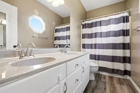 Bath - 2151 Elwood Ln, Normal, IL 61761 photo 1 of 3