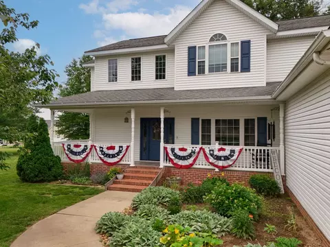 1601 Foxfire Ln, Herrin, IL 62948