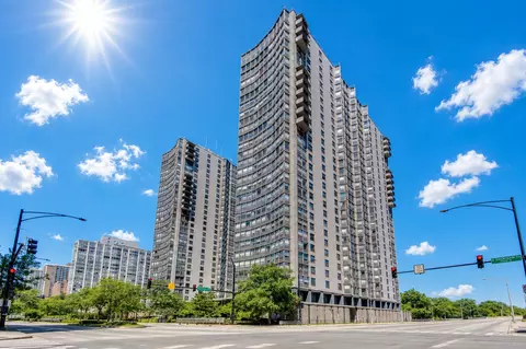 5701 N Sheridan Rd #6D, Chicago, IL 60660