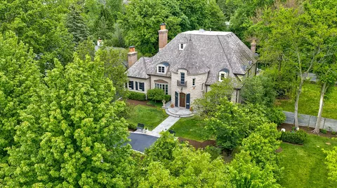 725 Valley Rd, Glencoe, IL 60022