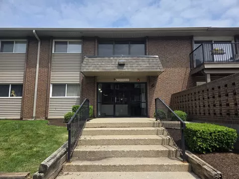 2300 Beau Monde Ln #106, Lisle, IL 60532