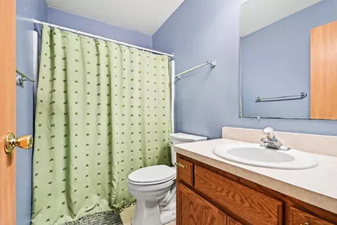 Bath - 2116 Mystic Dr, Plainfield, IL 60586 photo 1 of 2