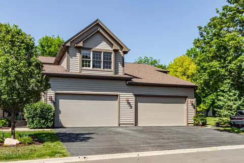 302 Kazimour Dr, Lake Barrington, IL 60010