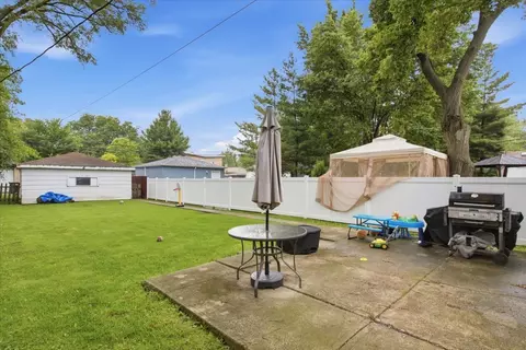 Exterior - 8920 Bennett Ave, Evanston, IL 60203 photo 2 of 2