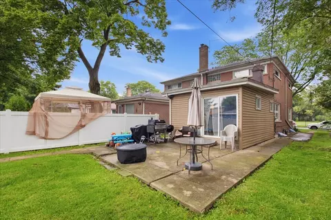 Exterior - 8920 Bennett Ave, Evanston, IL 60203 photo 1 of 2