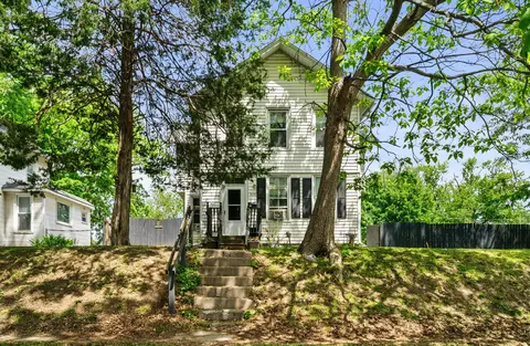 804 W 14th St, Davenport, IA 52804