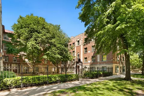 1810 W Chase Ave #1, Chicago, IL 60626