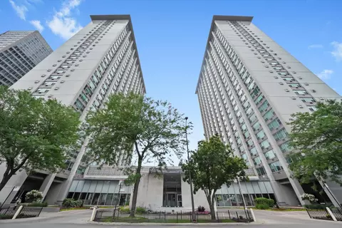 3600 N Lake Shore Dr #1217, Chicago, IL 60613