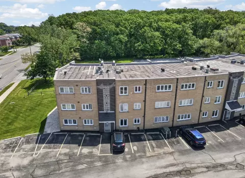 9504 S 86th Ave #201, Hickory Hills, IL 60457
