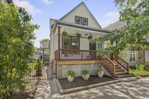 1819 W Cornelia Ave, Chicago, IL 60657