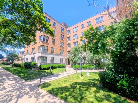 2610 W Balmoral Ave #306, Chicago, IL 60625