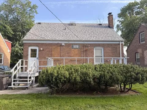 Exterior - 256 E 143rd St, Dolton, IL 60419 photo 4 of 5