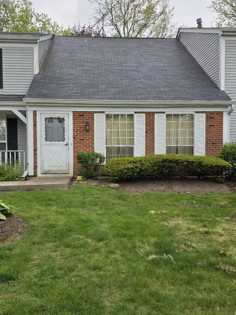 94 Hickory Ln, Cary, IL 60013