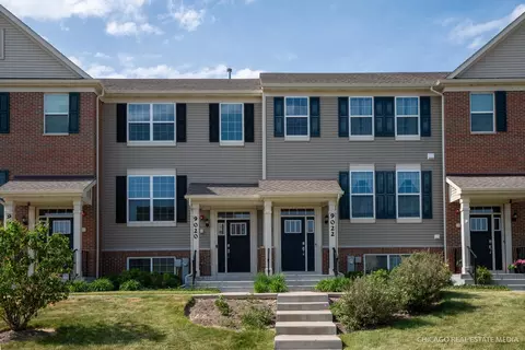 9020 Dolby St, Huntley, IL 60142