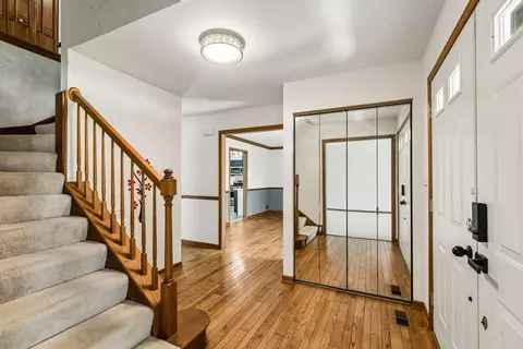 100 Picardy Ln, Wheeling, IL 60090 photo 4
