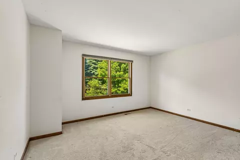 100 Picardy Ln, Wheeling, IL 60090 photo 32