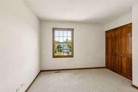 100 Picardy Ln, Wheeling, IL 60090 photo 28
